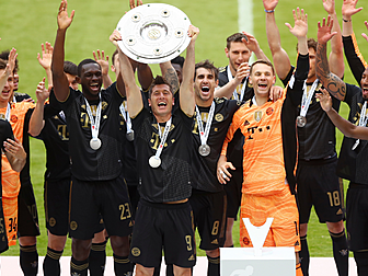 WATCH | Robert Lewandowski mak...